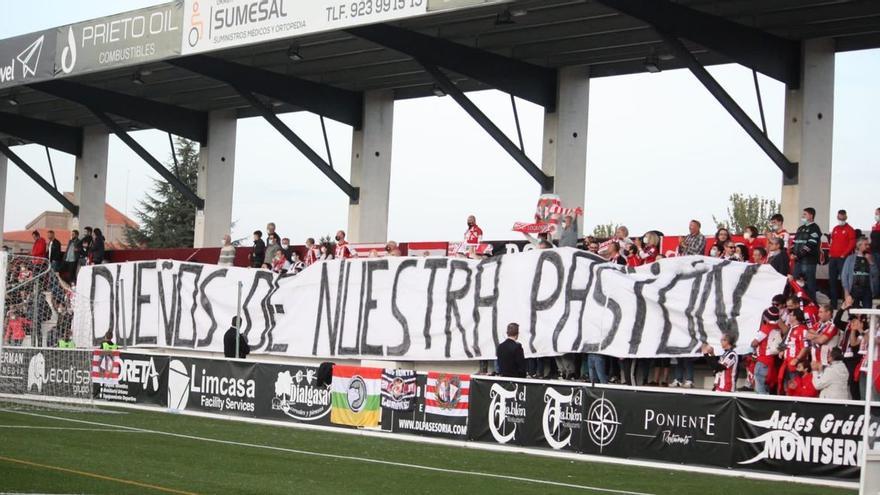 Afición en un partido Unionistas - SD Logroñés.