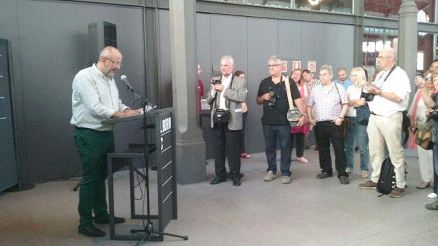 Miquel Ensenyat durante su discurso en la exposición &#039;1715. La fi del Regne enmig del mar?&#039;.