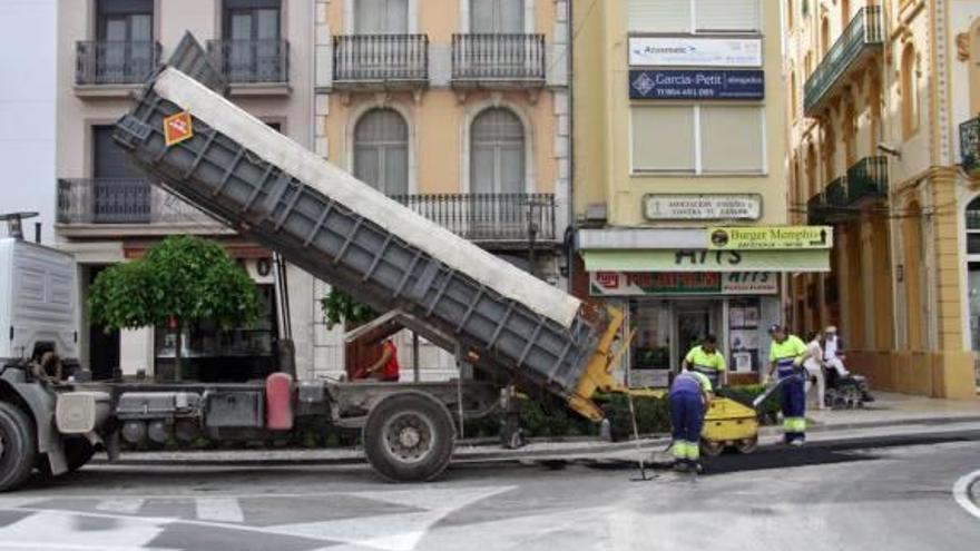 Vinaròs invierte 60.000 euros en la adecuación del bacheado de varios viales