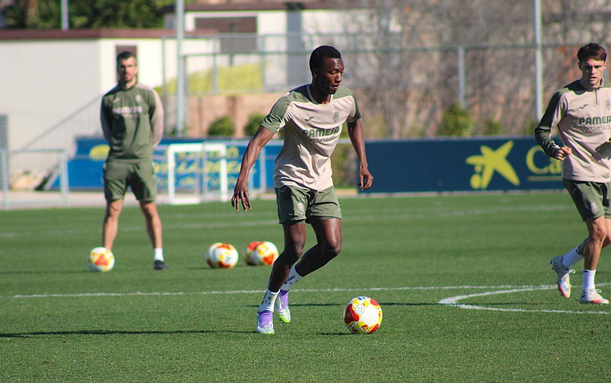 Cheik Thiam podría repetir en el centro del campo ante la ausencia de Carlos Maciá.