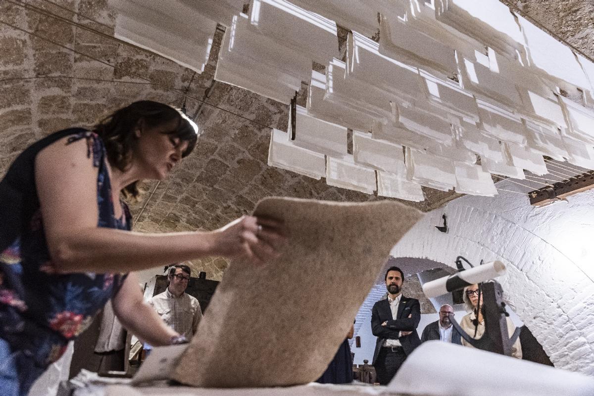 Al final del procés d'elaboració, el paper s'ha d'assecar