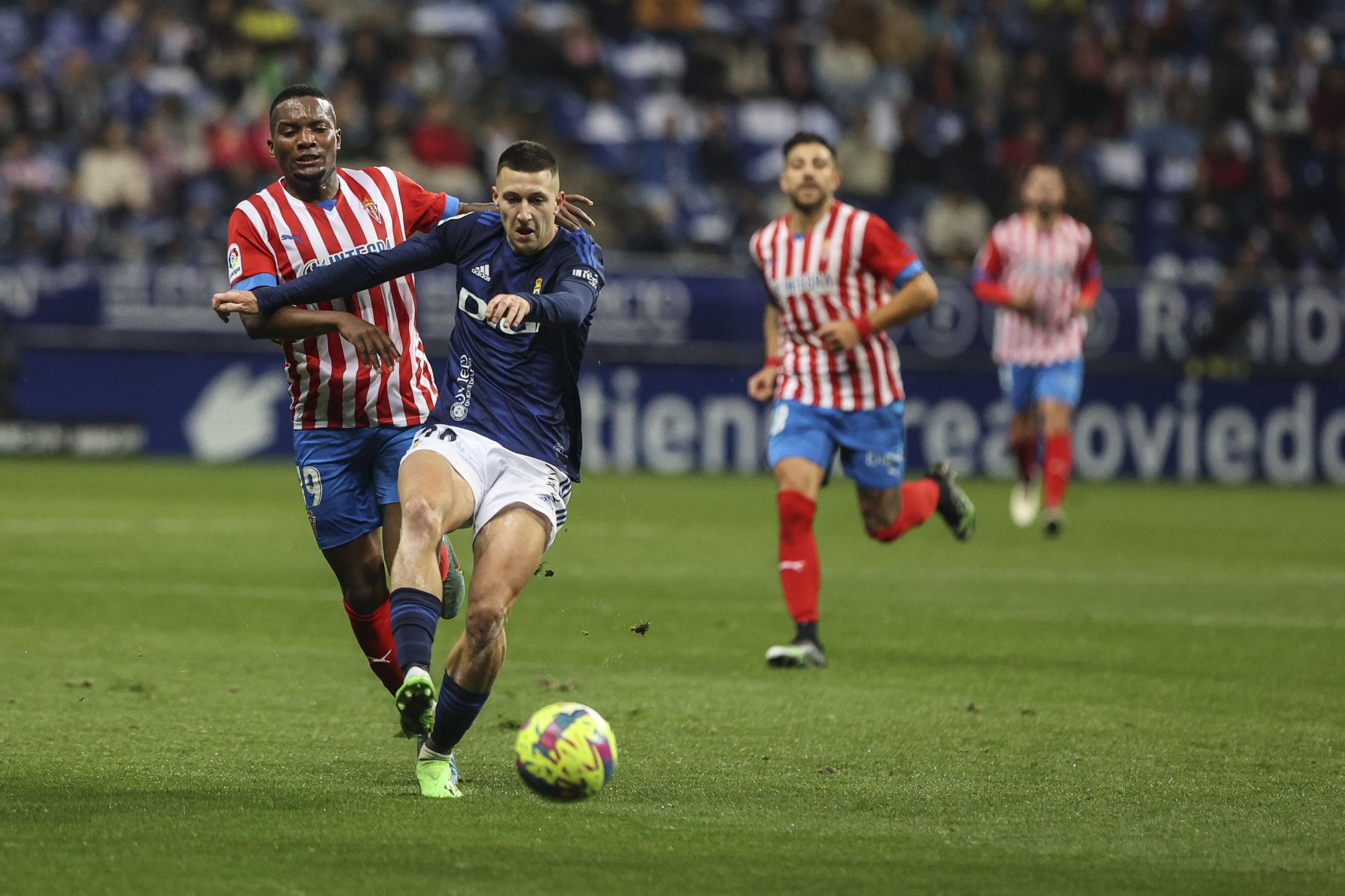 En imágenes: así se vivió el derbi en el Tartiere