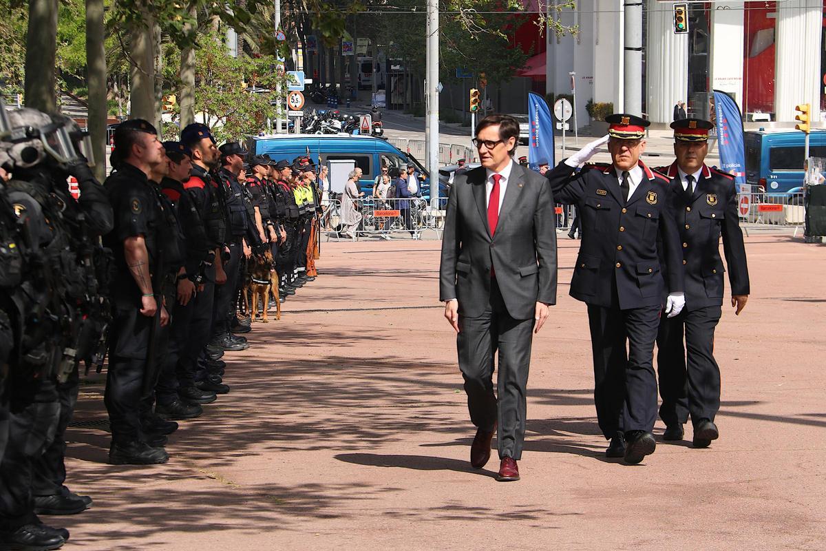 El president del Govern, Salvador Illa, en l'arribada a l'acte nacional del Dia de les Esquadres 2026