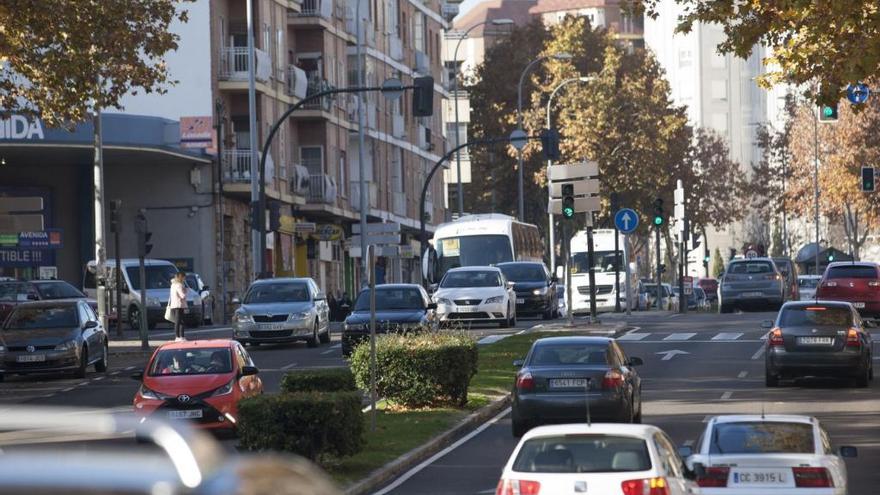 Vehículos en pleno centro de Zamora.