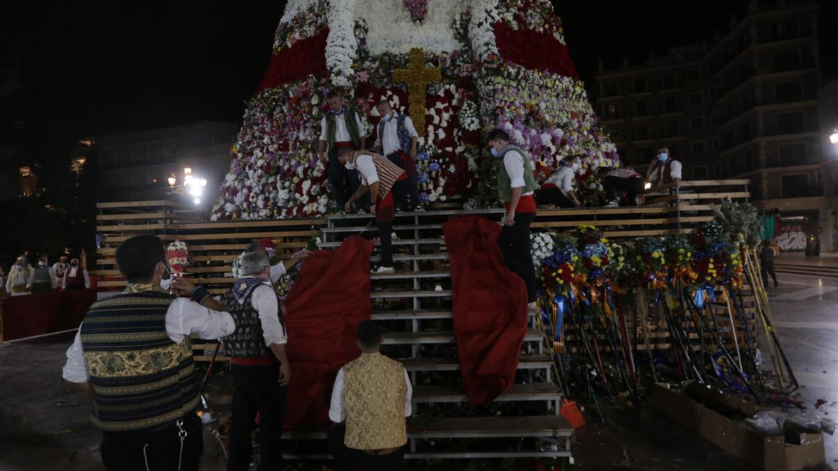 Búscate en el segundo día de Ofrenda por la calle de Caballeros (entre las 21.00 y las 22.00 horas)