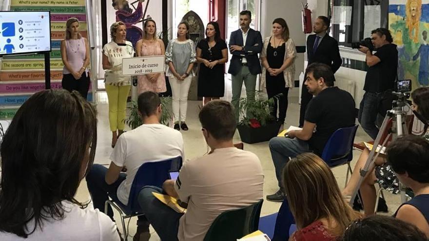 Martínez-Cachá, junto a todo su equipo, presentó ayer el curso escolar 2018/2019 en el colegio San Pablo de Murcia .