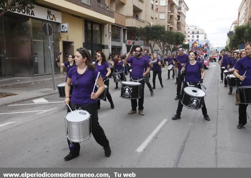 Almassora se llena de fiesta con la cabalgata