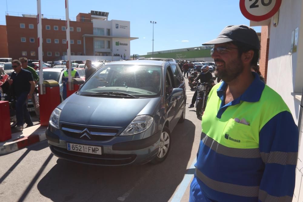 La mayoría de trabajadores vota a favor del acuerdo alcanzado con el Ayuntamiento en la maratoniana reunión de la madrugada del jueves