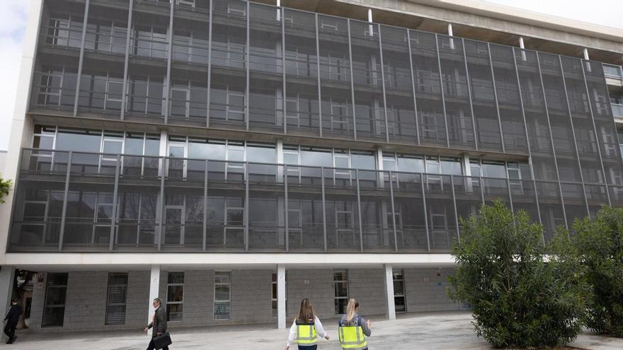 La mayoría de trabajadores del Instituto de Medicina Legal de Ibiza defiende a su jefe ante las acusaciones de acoso laboral: “Pretenden ensuciar su imagen”