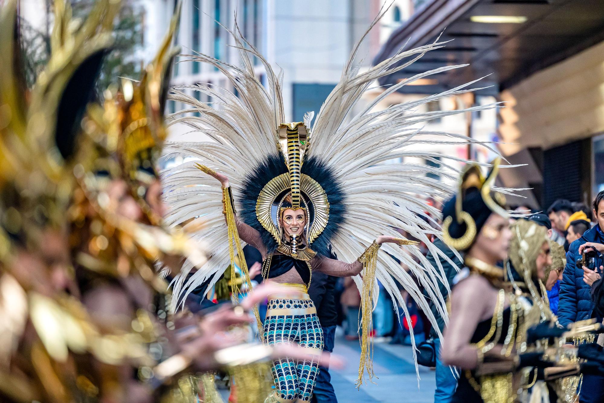 El Carnaval de Torrevieja desfila en el centro de Madrid con motivo de Fitur