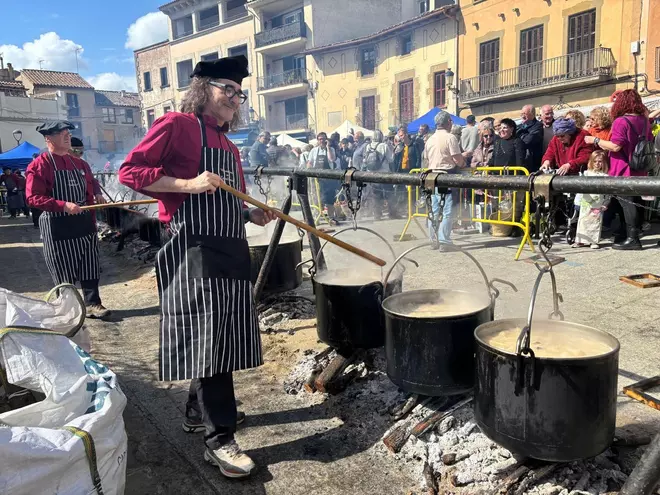 La Festa de l'Escudella reparteix prop de 6.000 racions a Castellterçol