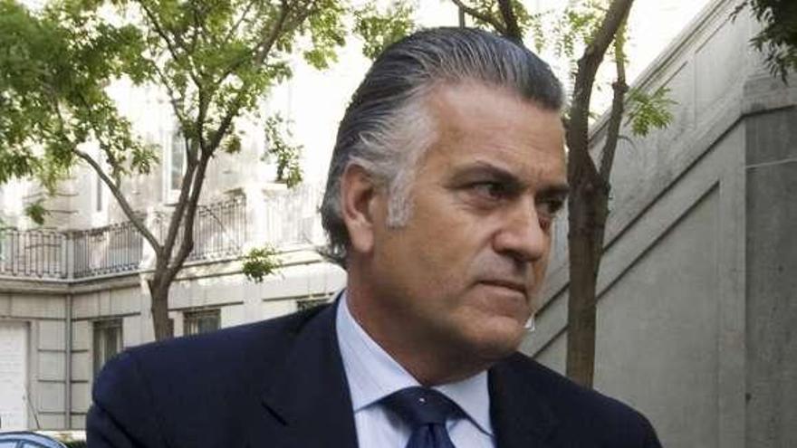 Bárcenas llega al Supremo para declarar en julio de 2009.  // Reuters