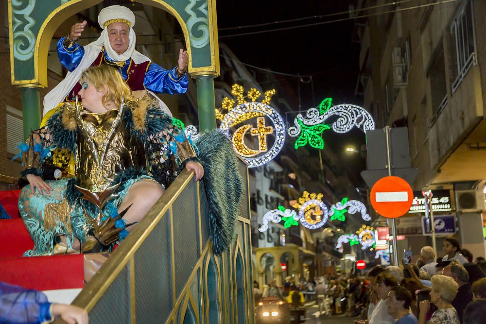 Benidorm se rinde a los pies de la cruz