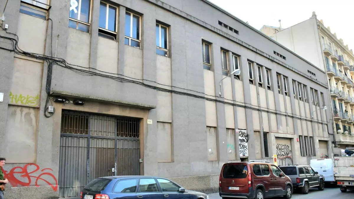 Barcelona invierte 9,5 millones para expropiar un edificio del Poble-sec y dedicarlo a usos culturales