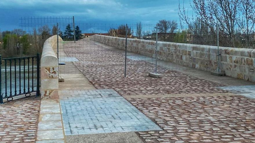 El Puente de Piedra, listo para la reapertura tras la rehabilitación. | ALBA PRIETO