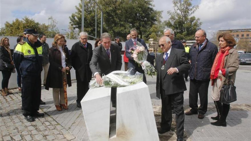 La Estrella homenajea a las policías locales del atraco del Santander