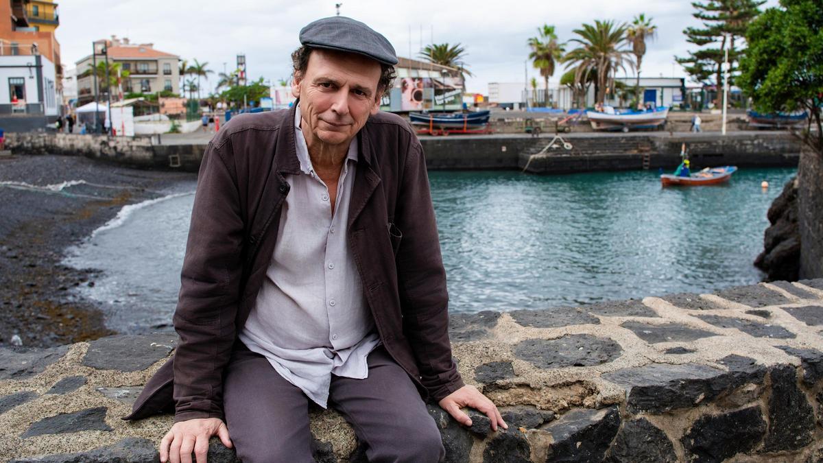 José Luis Guerin, este jueves, en el muelle de Puerto de la Cruz.