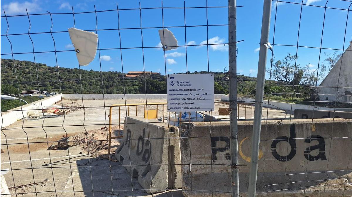 Les obres ja fa uns mesos que han començat a l'hotel.