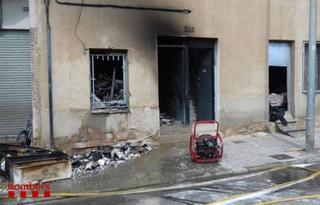 Desalojadas dos familias por un incendio en una vivienda en Santa Coloma de Gramenet