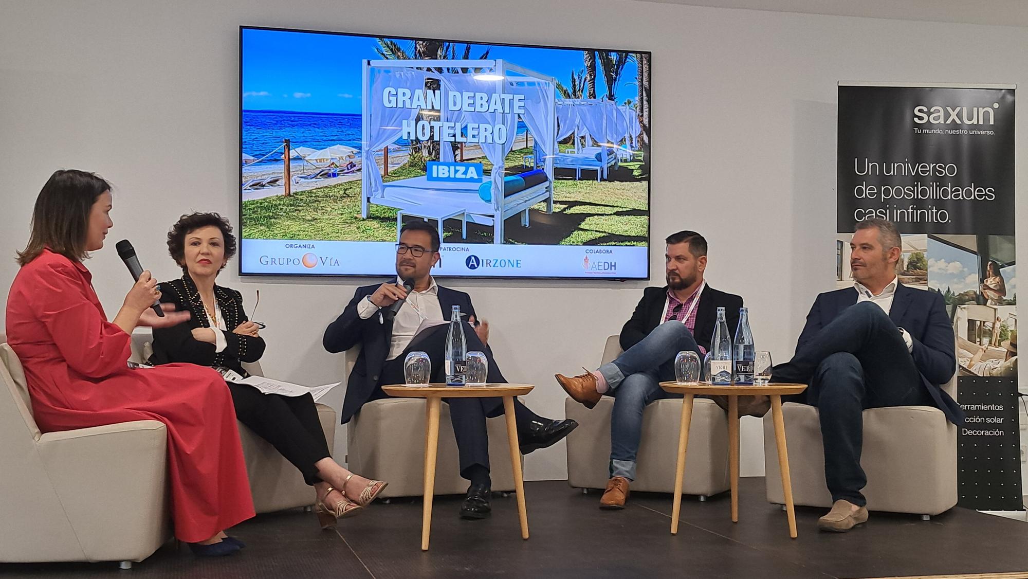 Los hoteleros debaten sobre vivienda en Ibiza