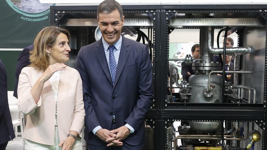 Sánchez levanta un escudo para proteger sectores estratégicos de la industria española