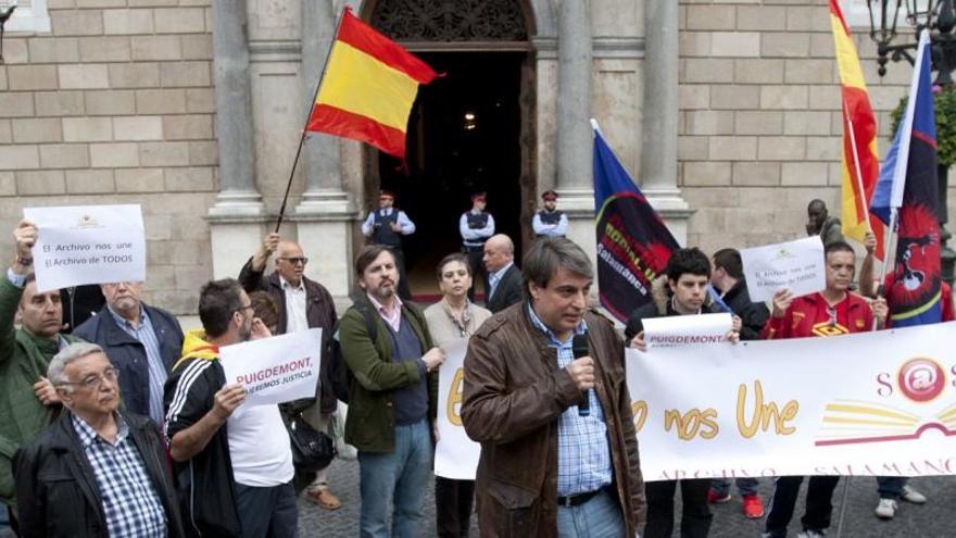 Concentración ante la Generalitat para pedir la devolución de los papeles de Salamanca