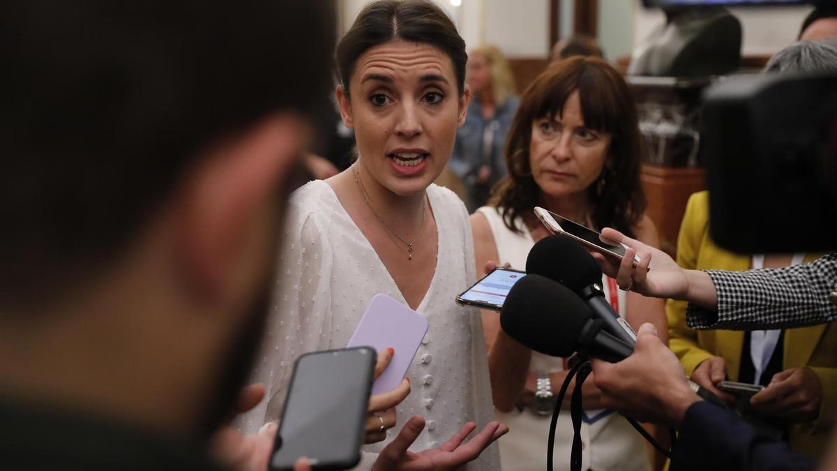 Irene Montero, en los pasillos del Congreso.