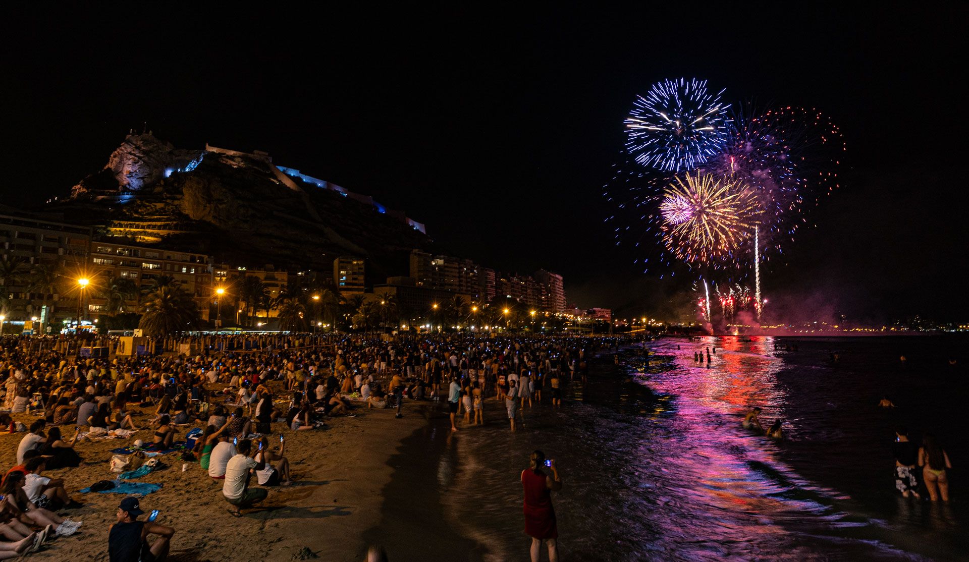 HOGUERAS DE ALICANTE | Arrancan los fuegos del Cocó