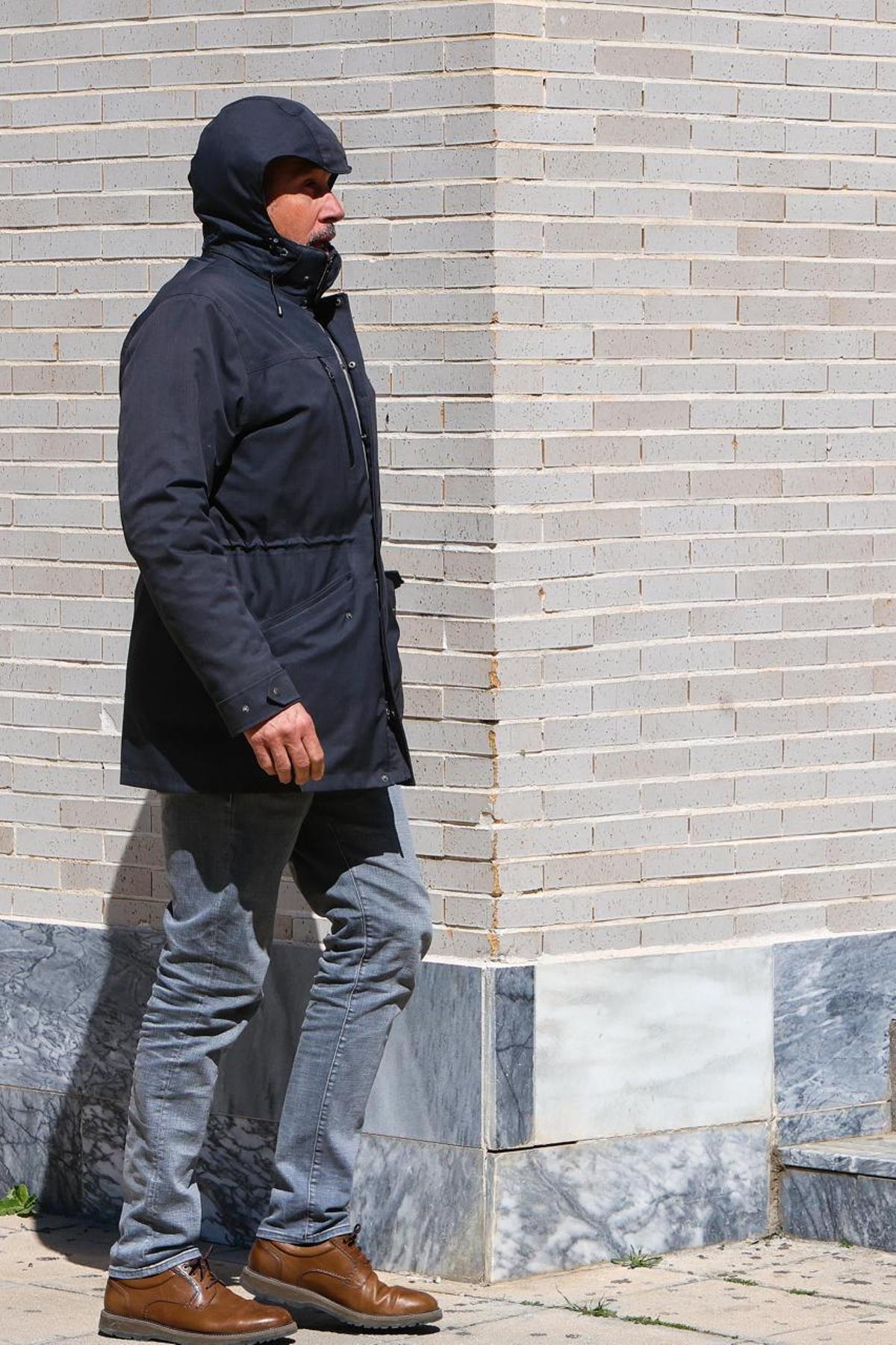 El concejal de Altea detenido por supuestos malos tratos a su pareja sale del juzgado de Dénia