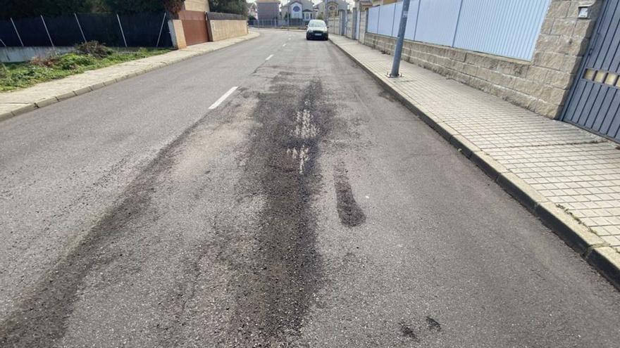 El PP de Benavente denuncia el mal estado del asfalto en la urbanización Las Catalanas