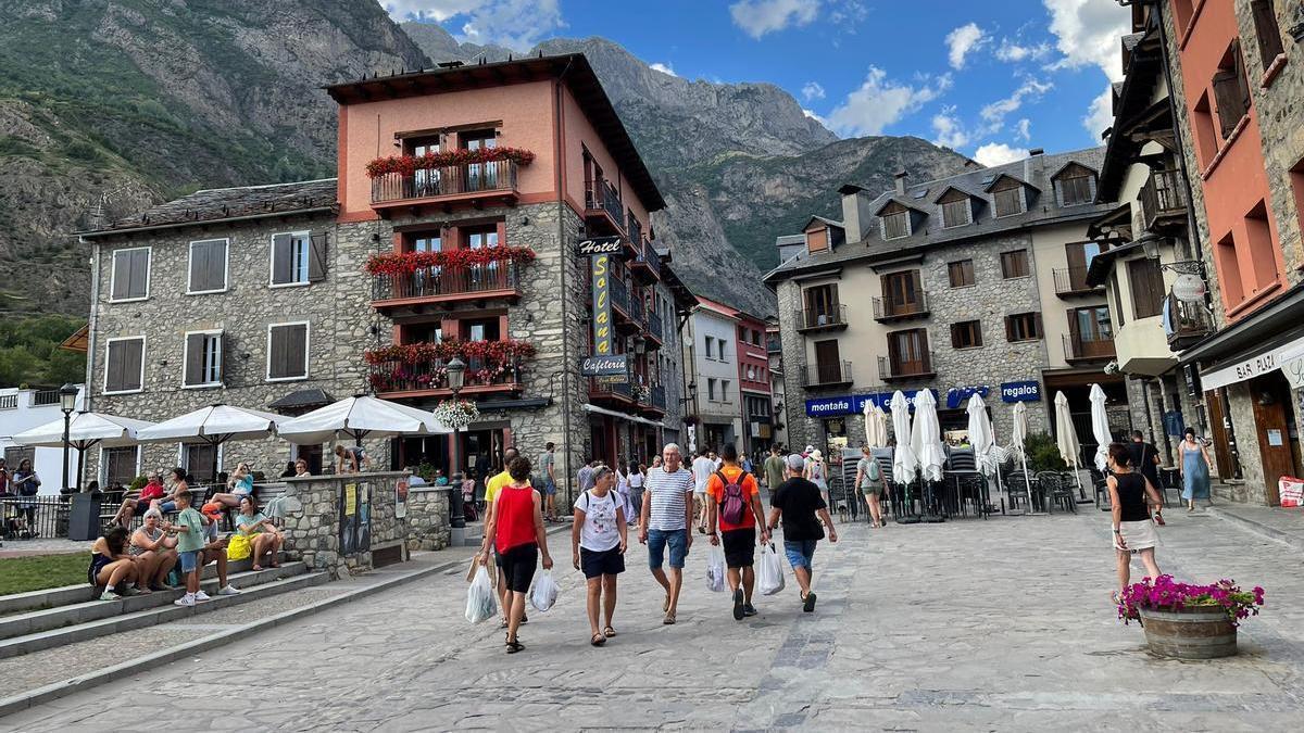 Benasque se ha llenado este puente de visitantes.