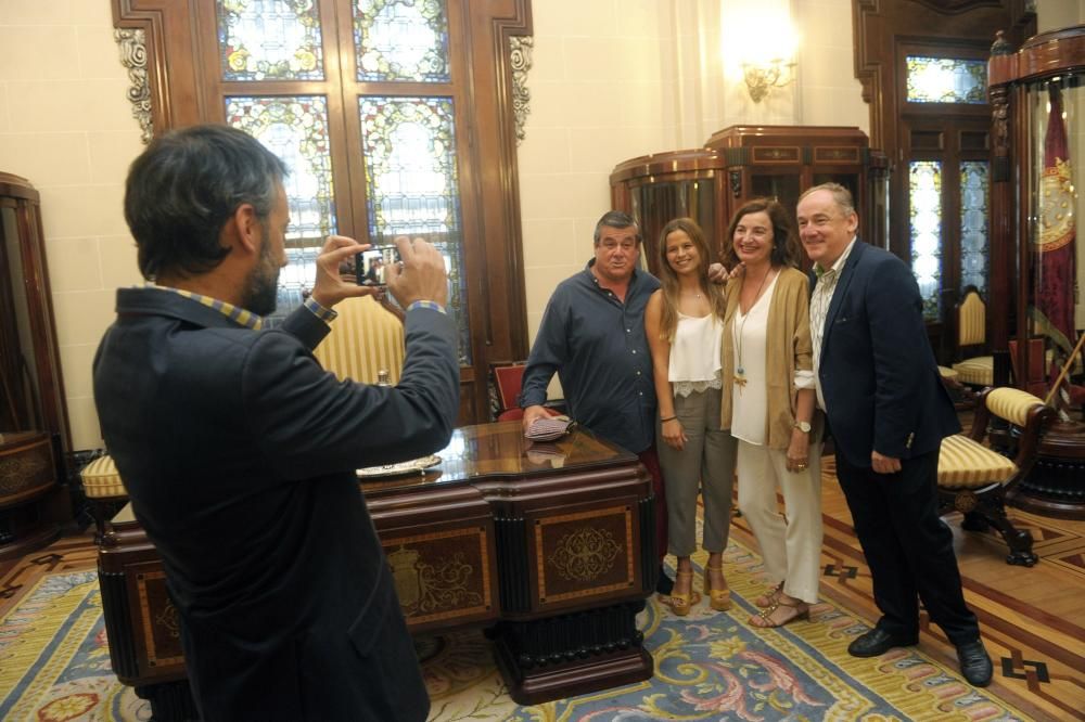 La regatista Sofía Toro inaugura las Fiestas de María Pita 2015 con la lectura del pregón