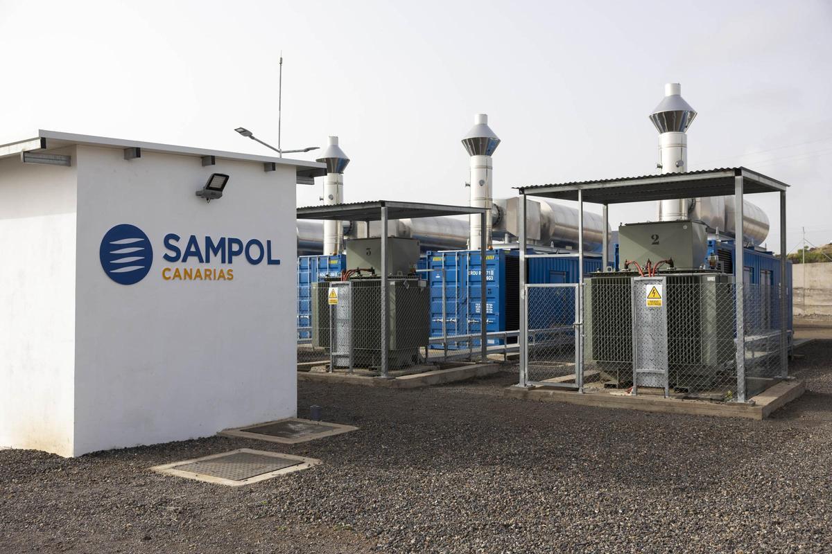 Inauguración de la central eléctrica de La Campana