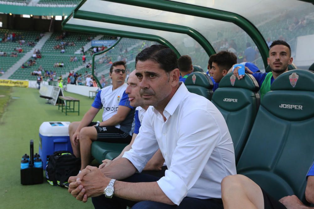 El partido entre el Elche y el Real Oviedo, en imágenes