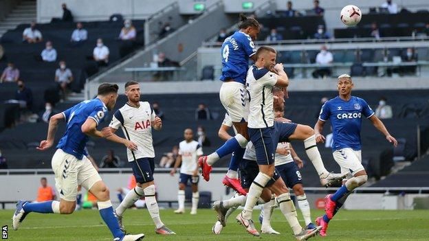 El Everton derrotó al Tottenham en el último enfrentamiento que disputaron