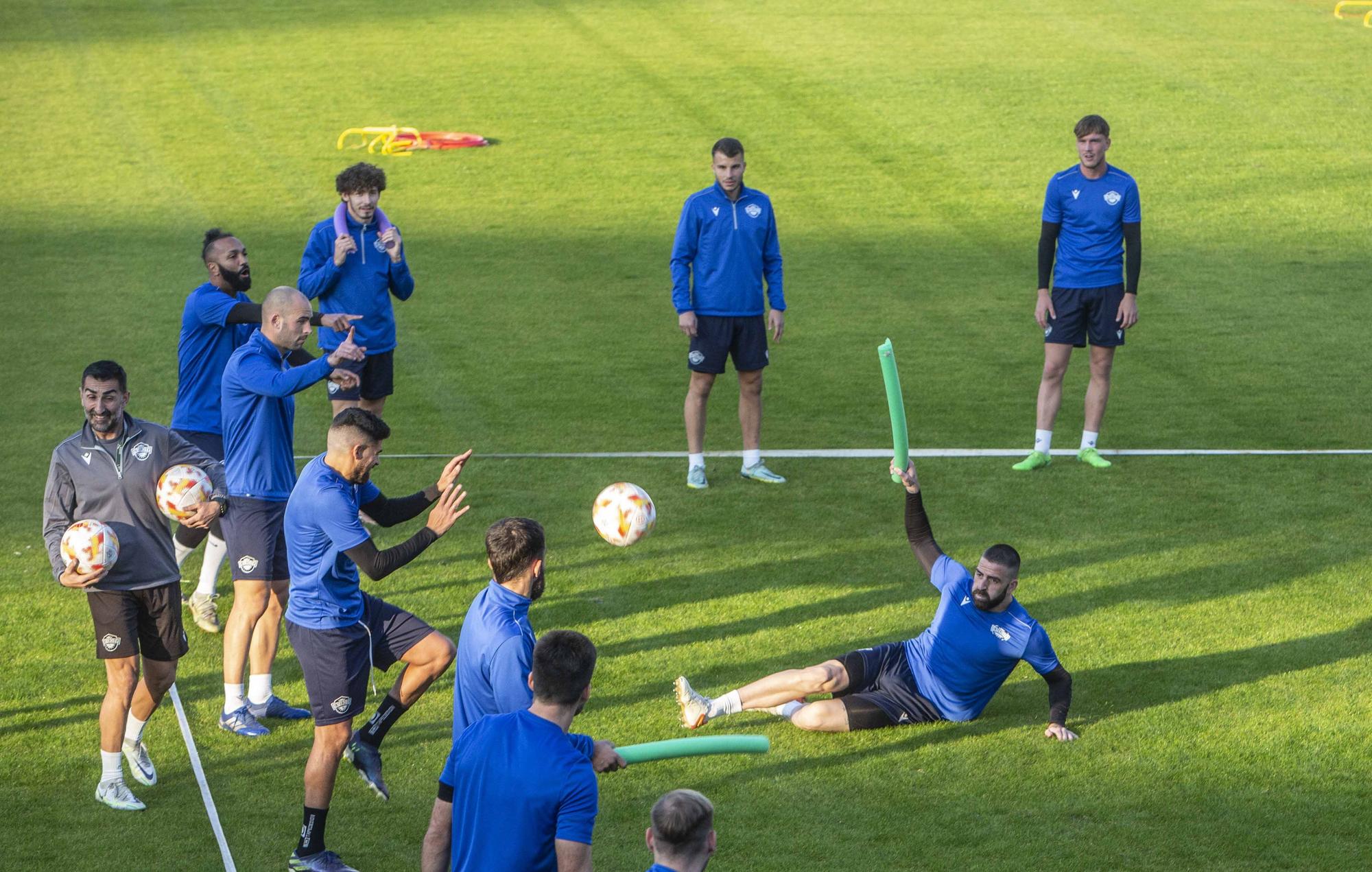 Entrenamiento del Intercity antes del partido de la Copa del Rey contra el Barcelona