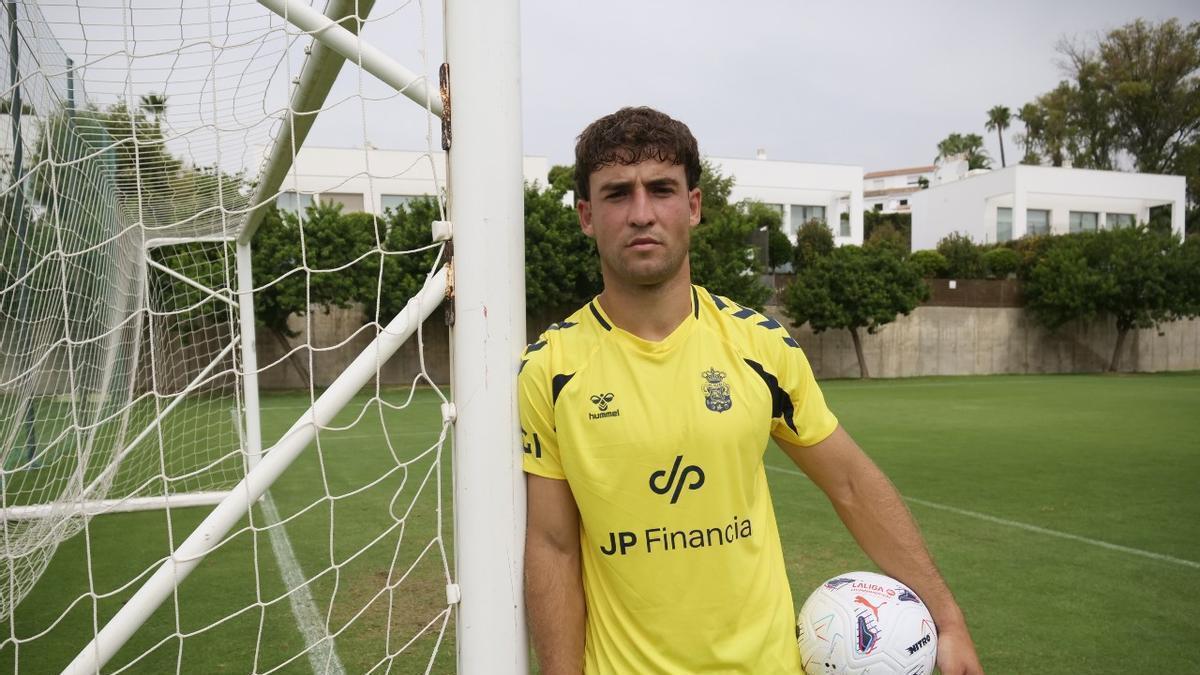 Juanma Herzog, central de la UD Las Palmas