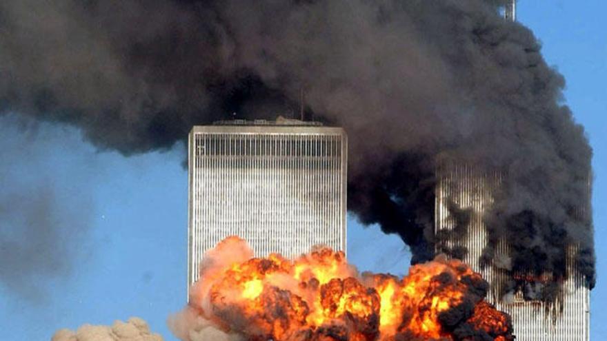 El trágico derrumbe de las Torres Gemelas por los atentados del 11S.