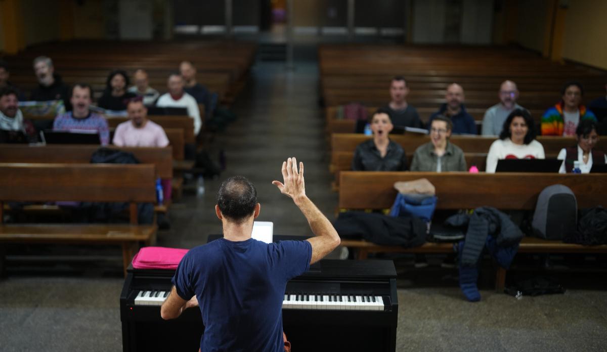 La compañía multicolor actúa en asociaciones y centros culturales de todo el país.