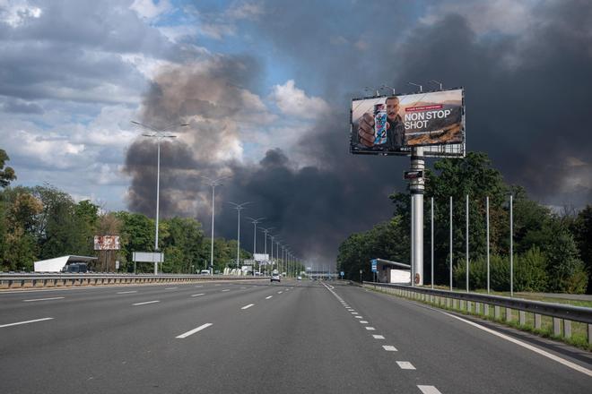 Al menos 27 muertos y 42 heridos en un ataque ruso contra un almacén cerca de Kiev