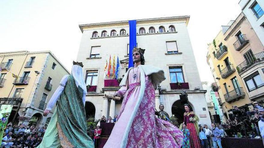 Els gegants de la ciutat a la festa de l’any passat. | EDU MARTÍ