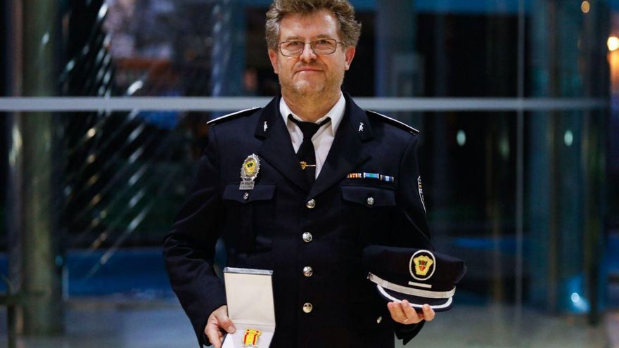 Joan Tur Costa, Policía Local de Santa Eulària y medalla de oro de Seguridad Vial: «En educación vial enseñamos a los niños a circular a pie, en vehículo y en la vida»