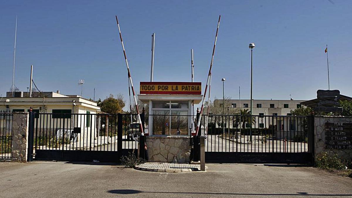 El cuartel de Son Tous lleva varios años cerrado. |