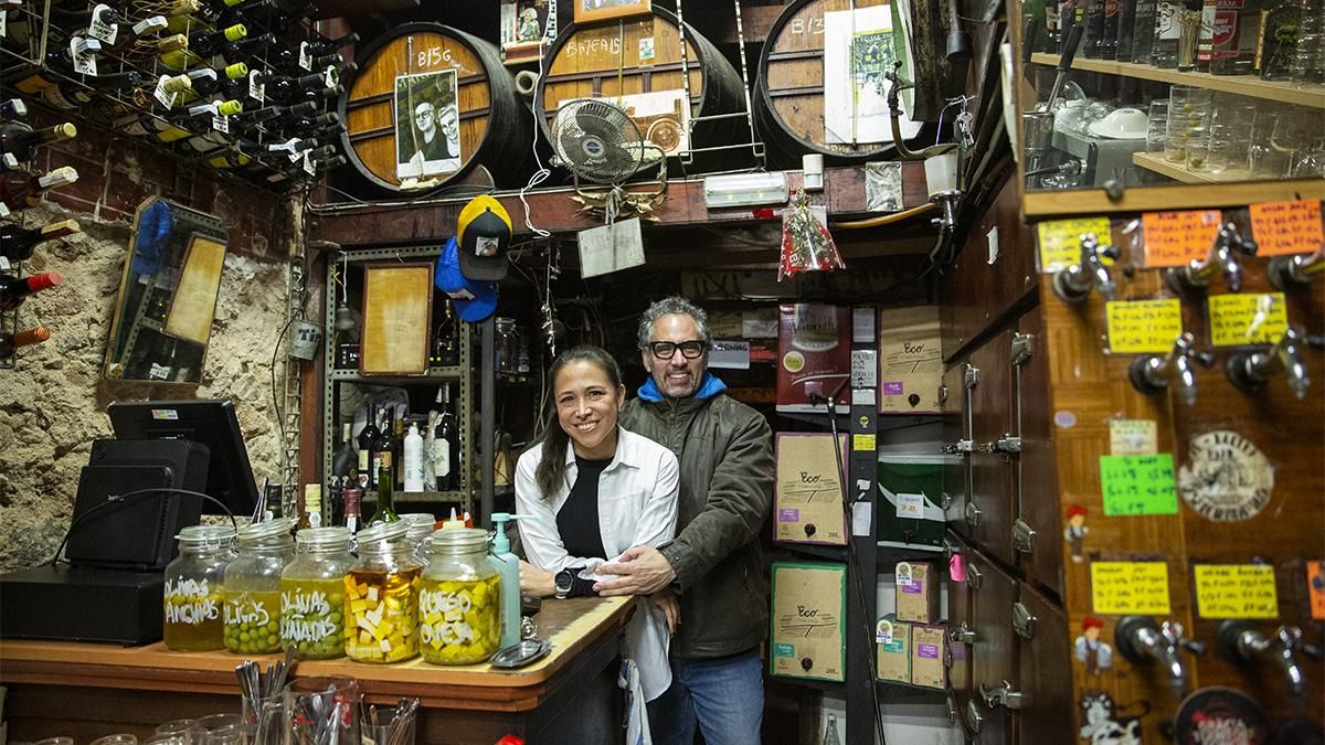 Dos transatlàntics rescaten la Bodega E. Marín de Gràcia Dos transatlàntics rescaten la Bodega E. Marín de Gràcia