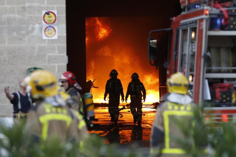 Incendi en una empresa de Sarrià de Ter