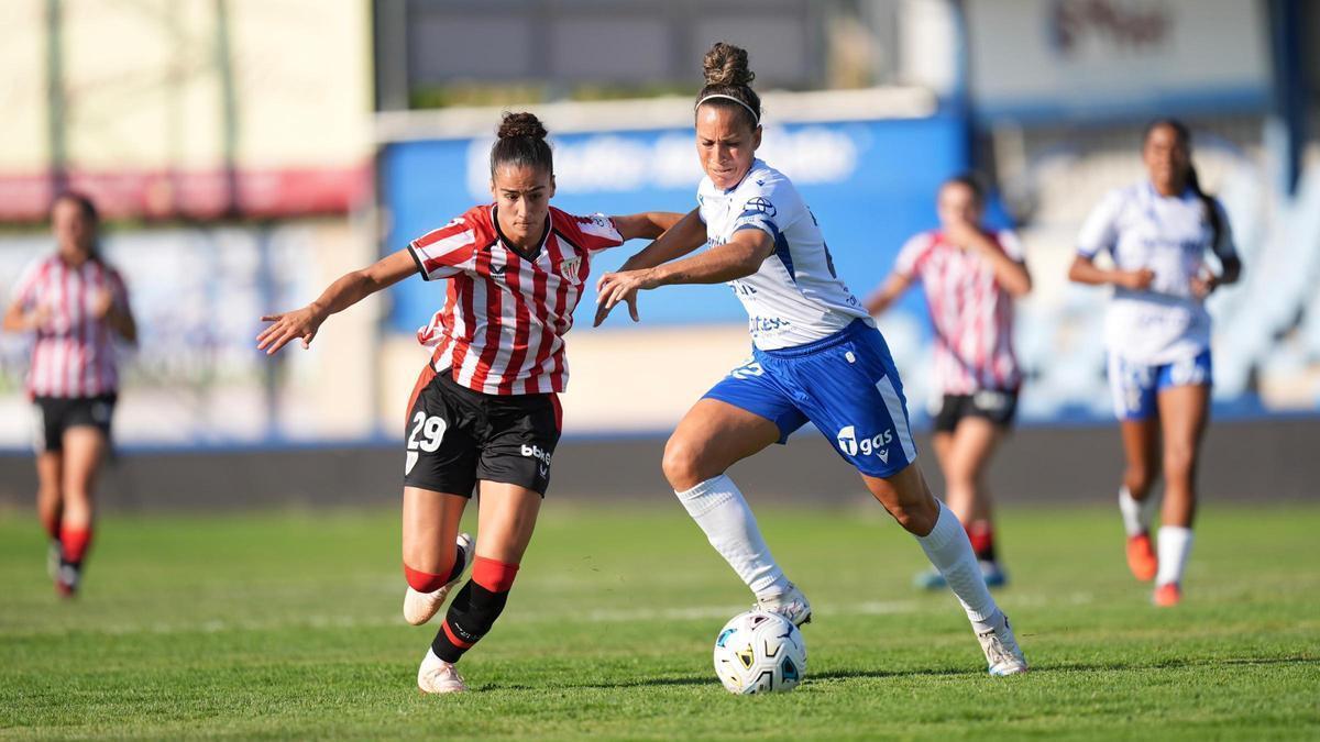 Patri Gavira, durante el duelo entre Tenerife Femenino y Athletic Club.