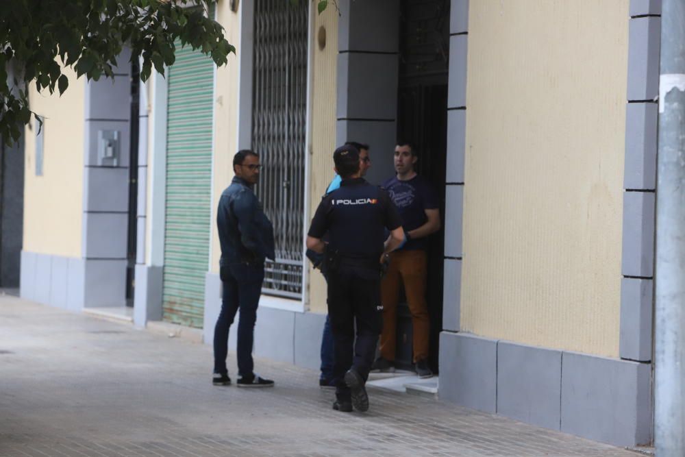 Hallan degollada a una mujer embarazada en su casa de Xàtiva