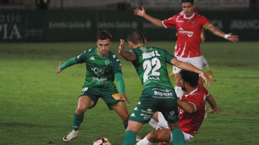 Partido exigente en campo estrecho