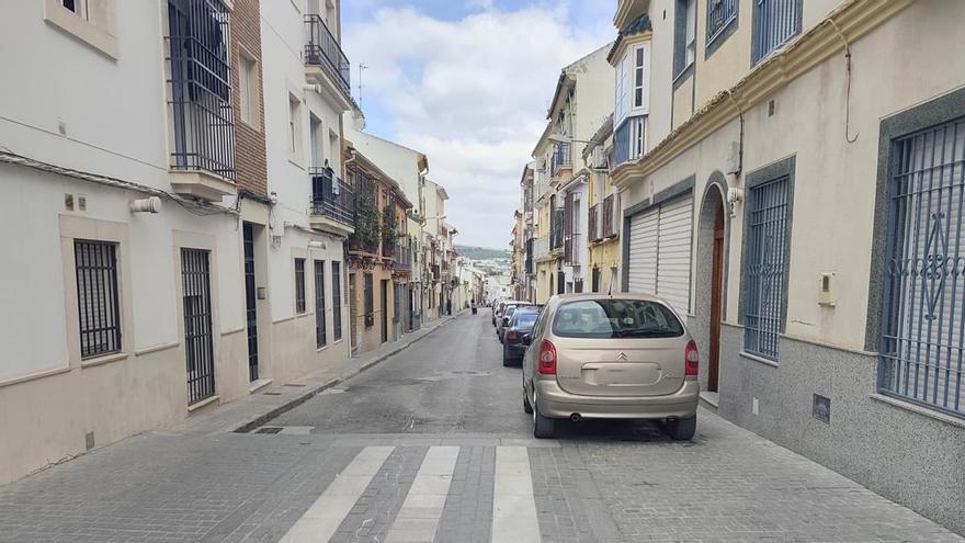 Vecinos de Lucena relatan el impacto del crimen de la calle Cesteros: 