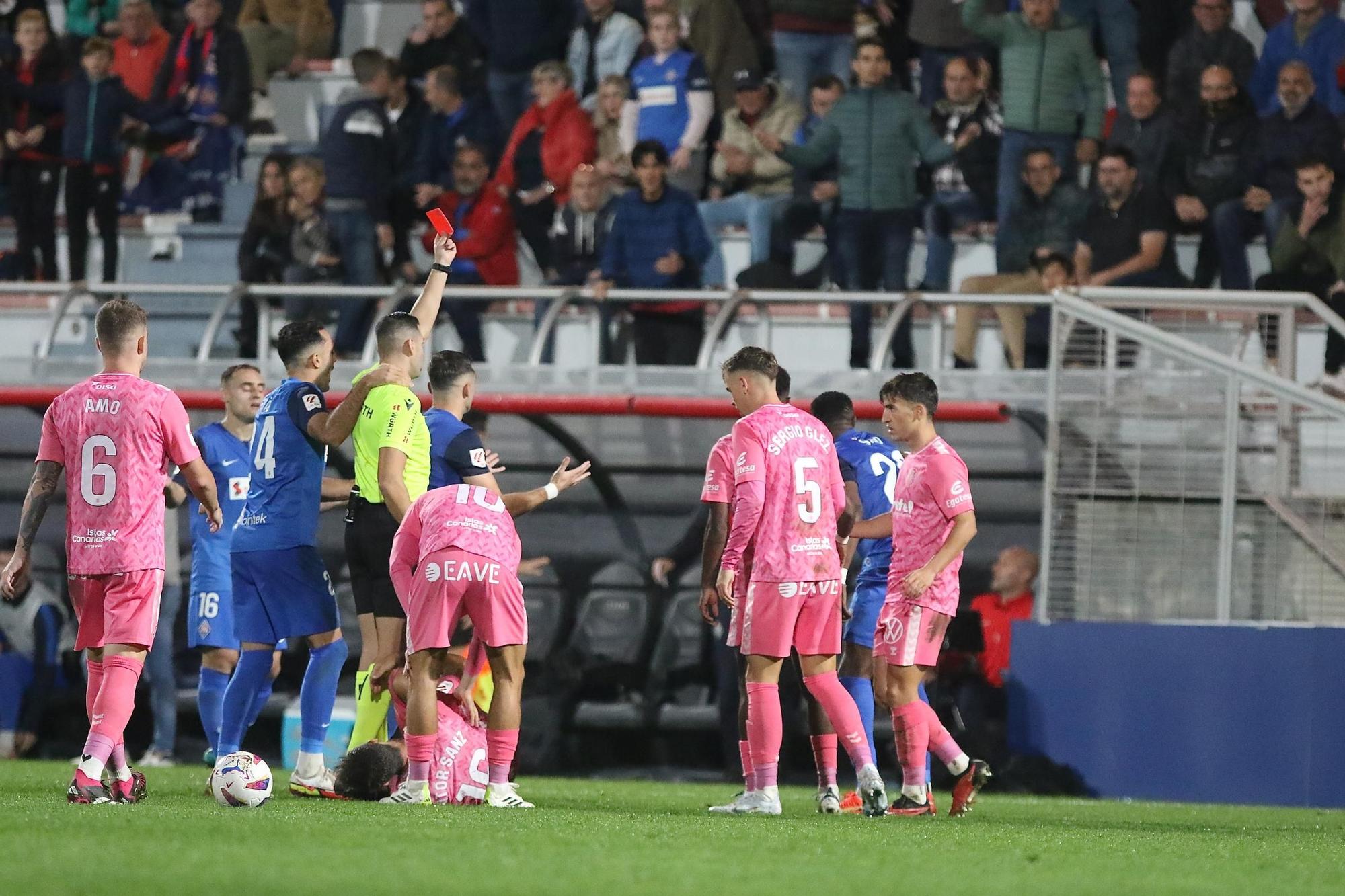 El partido SD Amorebieta - CD Tenerife, en imágenes